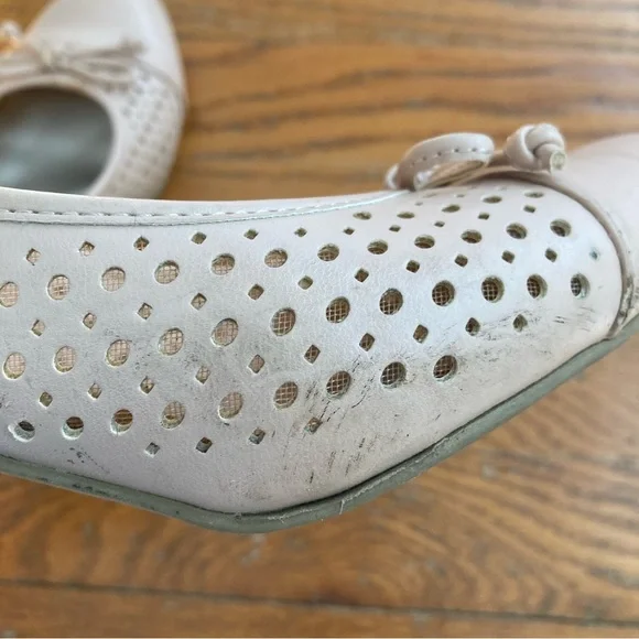 4/$10 - Comfort Plus Pale Pink Heeled Pumps with Bows - Picture 14 of 15